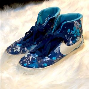 NIKE limited edition! Women shoes